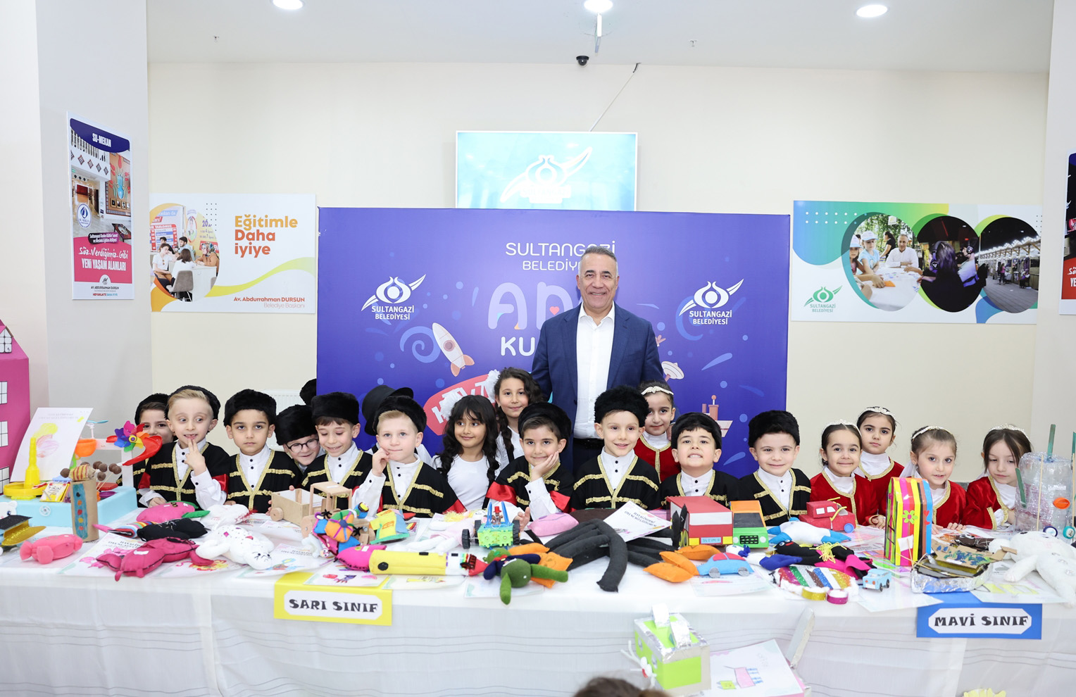 Ana Kucağı’nda Miniklerin Yılsonu Gösterisi Heyecanı