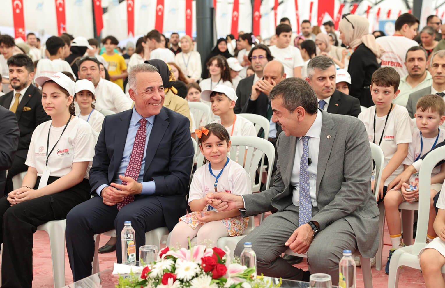 Bakan Tekin’in Katılımıyla Sultangazi’de Harezmi Eğitim Modeli Yılsonu Şenliği