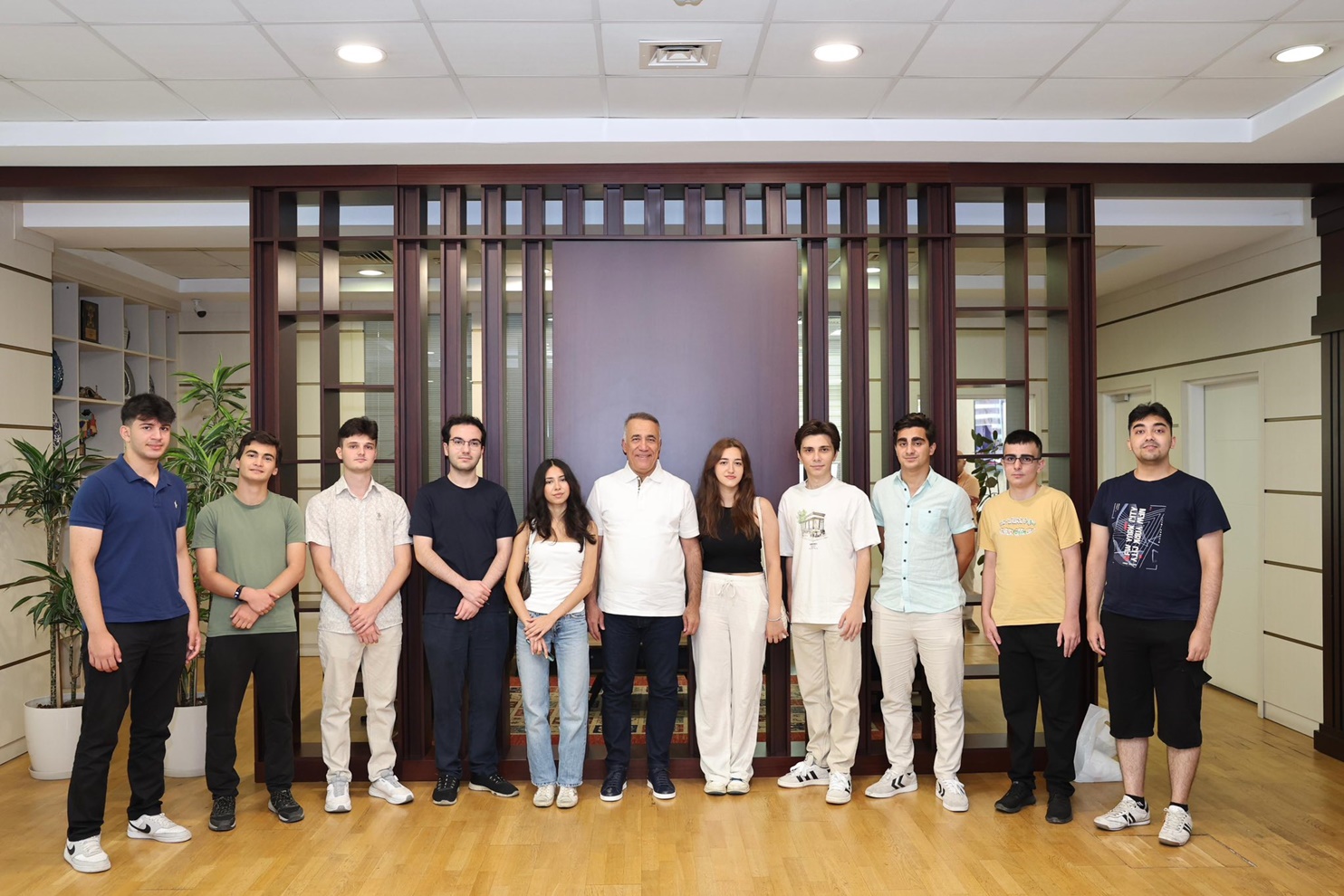 SEDA’dan İlk 1000’de 11 Öğrenci! Gençlerden Başkan Dursun’a Teşekkür Ziyareti