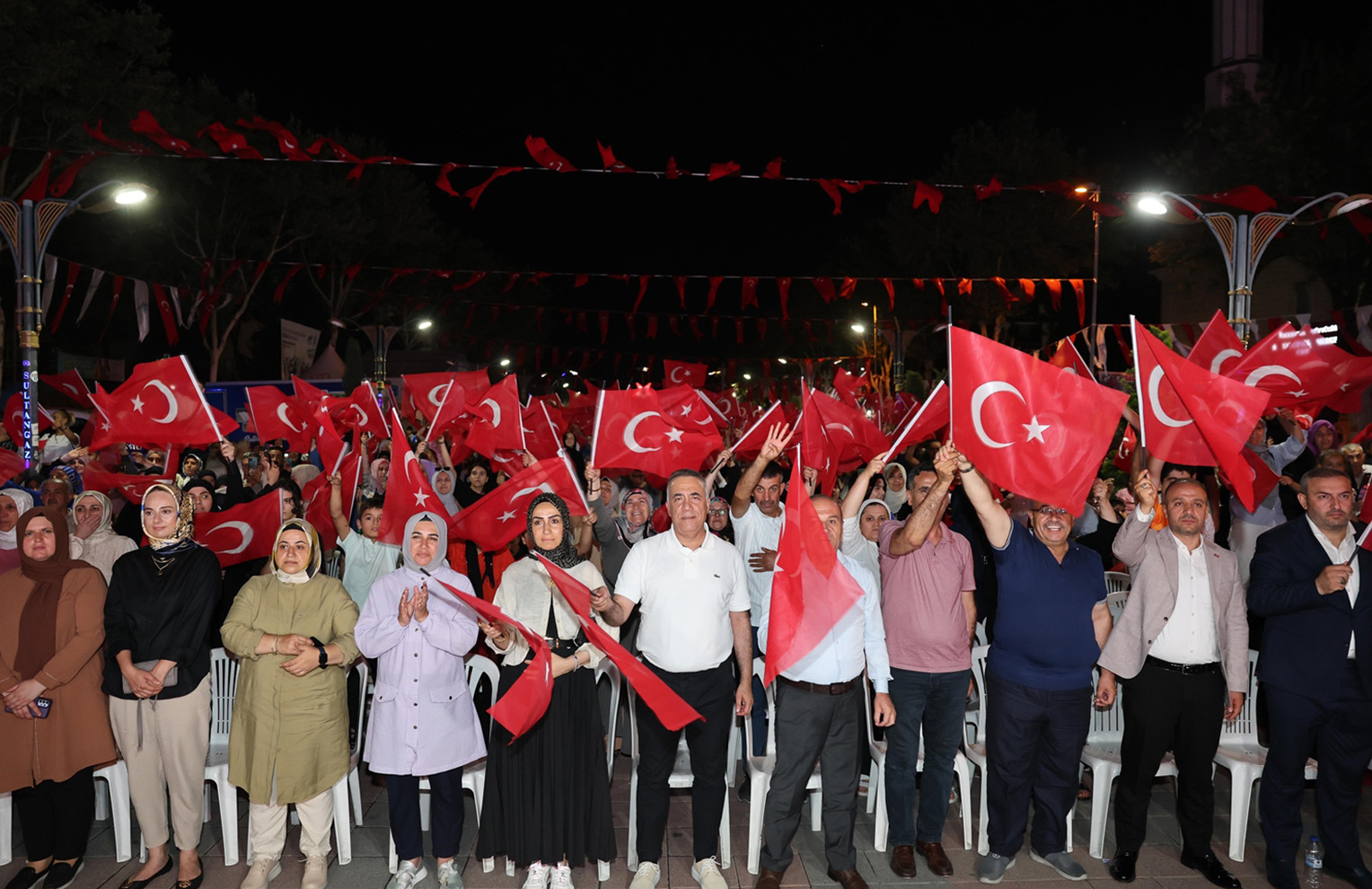 Sultangazi, 15 Temmuz’a Karşı Yine Dimdik Ayakta
