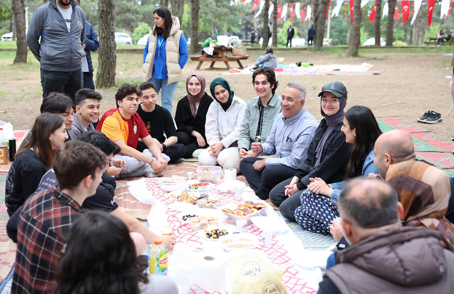 Sultangazi Belediyesi Eğitime Destek Akademisi’nden Gençlere Motivasyon Pikniği