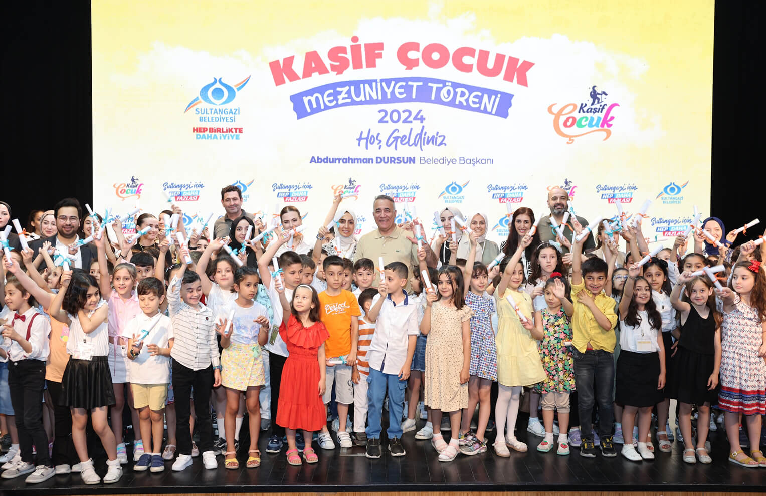 Sultangazi Belediyesi'nin Kaşif Çocukları Mezun Oluyor