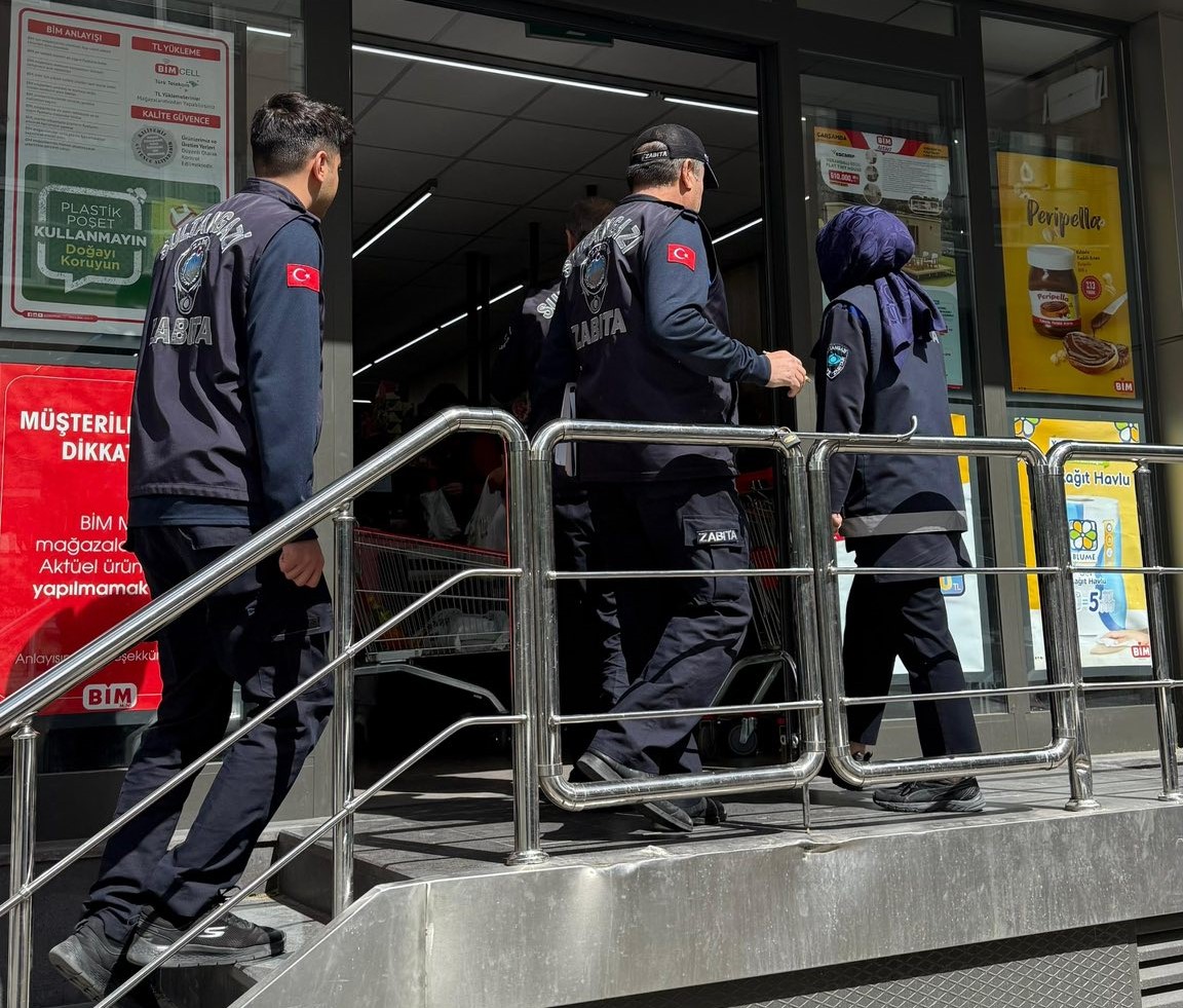 Sultangazi’de Marketlerde Sıkı Denetim