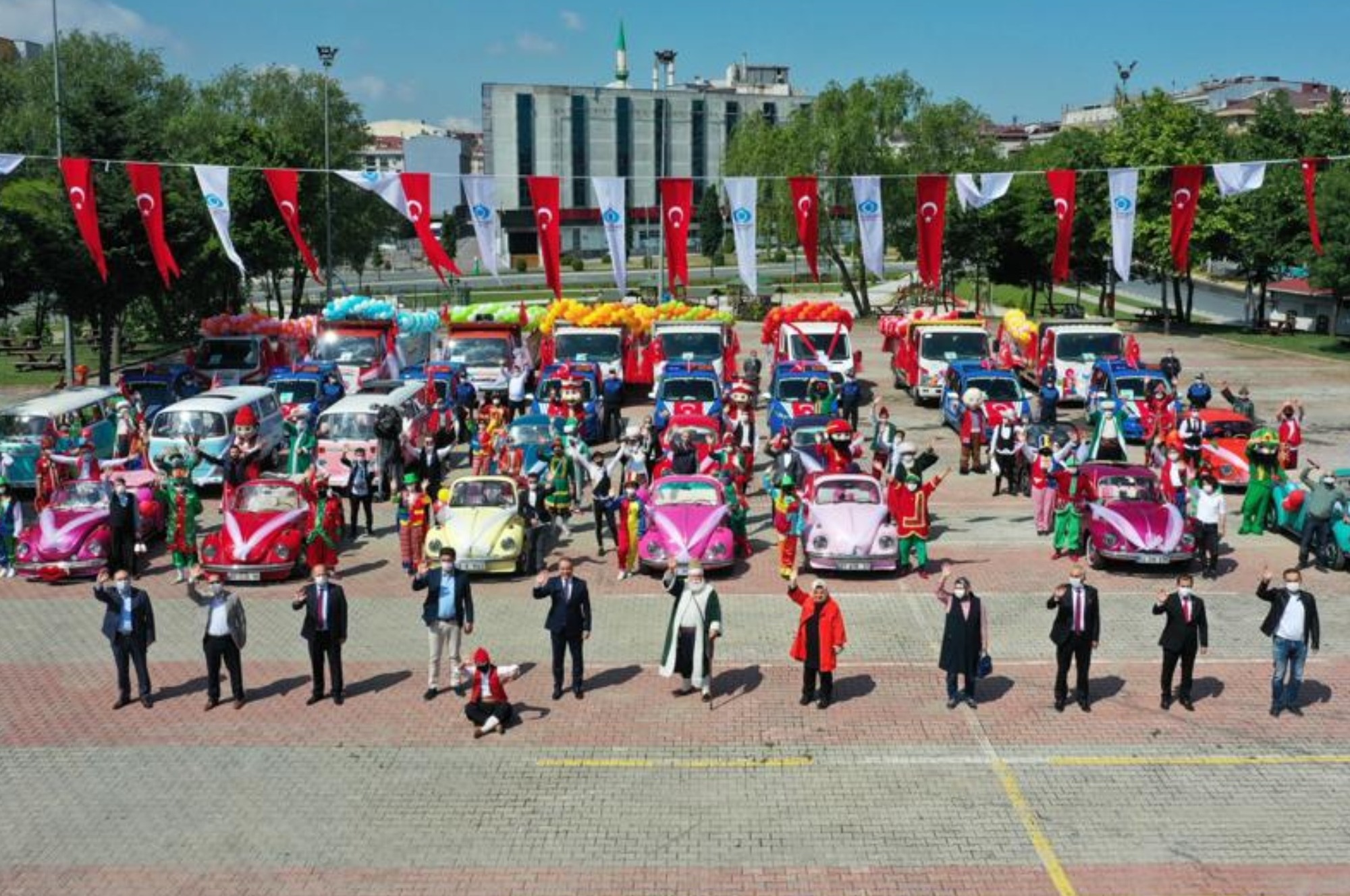 Sultangazi Sokaklarında Rengarenk Bayram Coşkusu