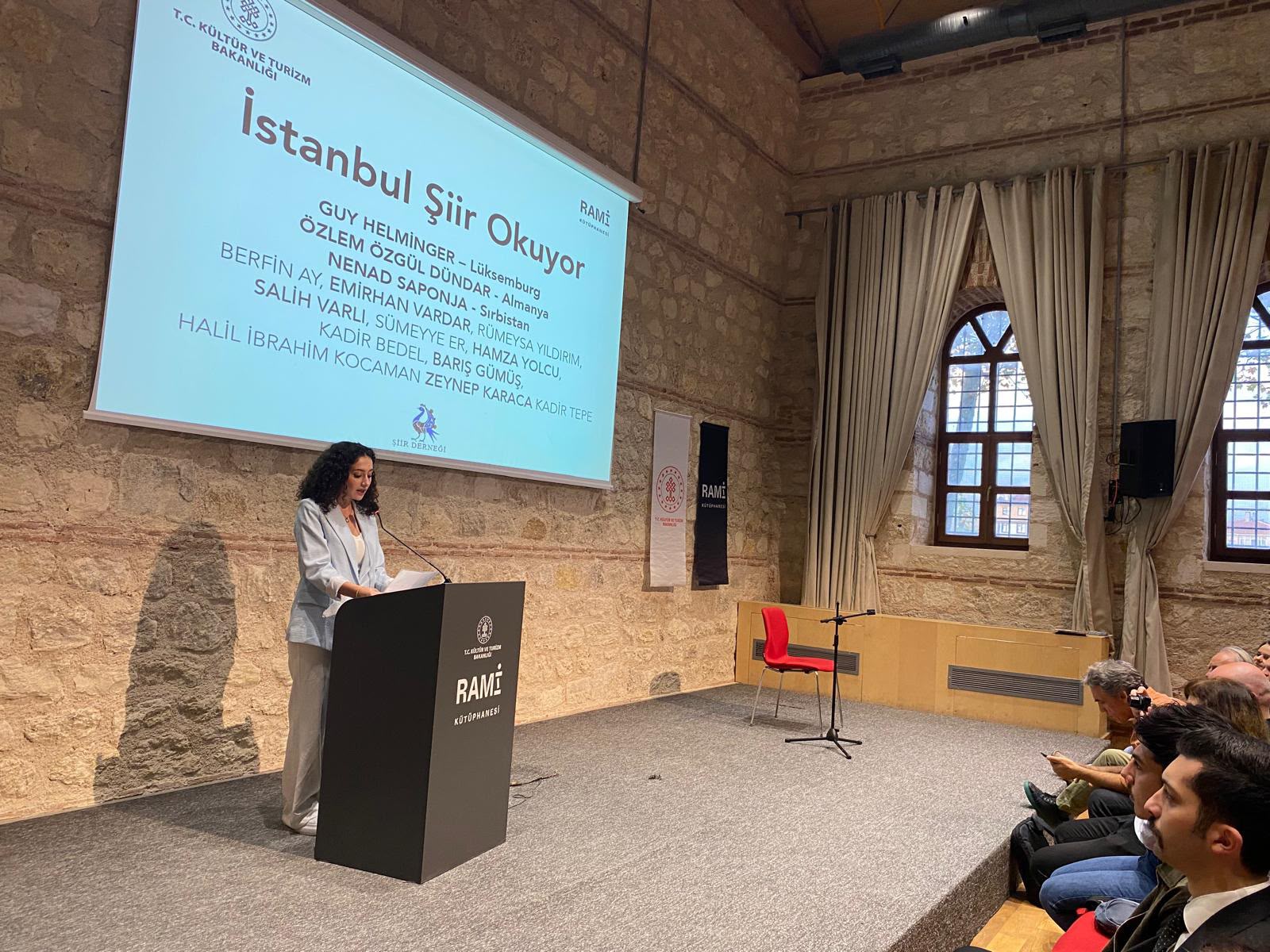 Sultangazi Yazı Akademisi’nden Yetişen Genç Şairler 17. Uluslararası İstanbul Şiir ve Edebiyat Festivali’nde Yer Aldı