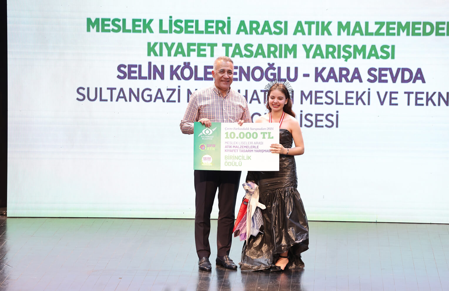 Sultangazili Gençlerden Atık Malzemelerle Harika Dönüşüm