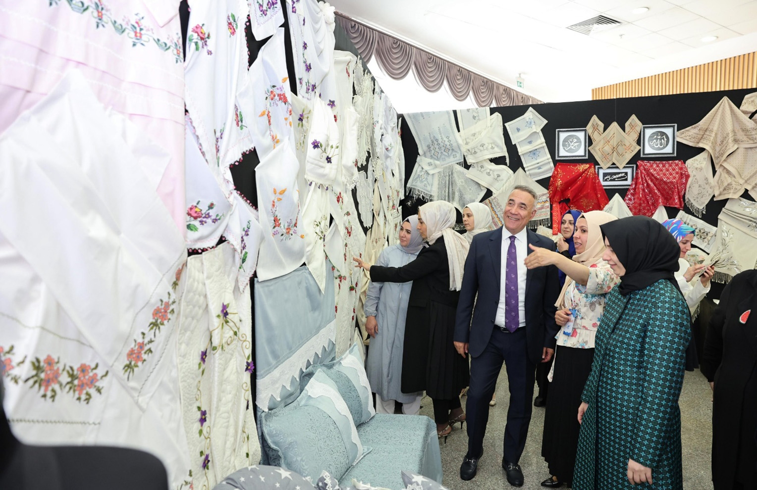 Sultangazili Kursiyerlerden “Gelincik Çiçeği” Temalı Sergi