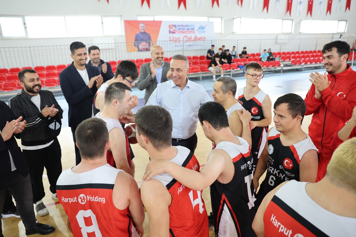 Ülke TV - ÖZEL MELEKLER AVRUPA SEFERİNE ÇIKTI